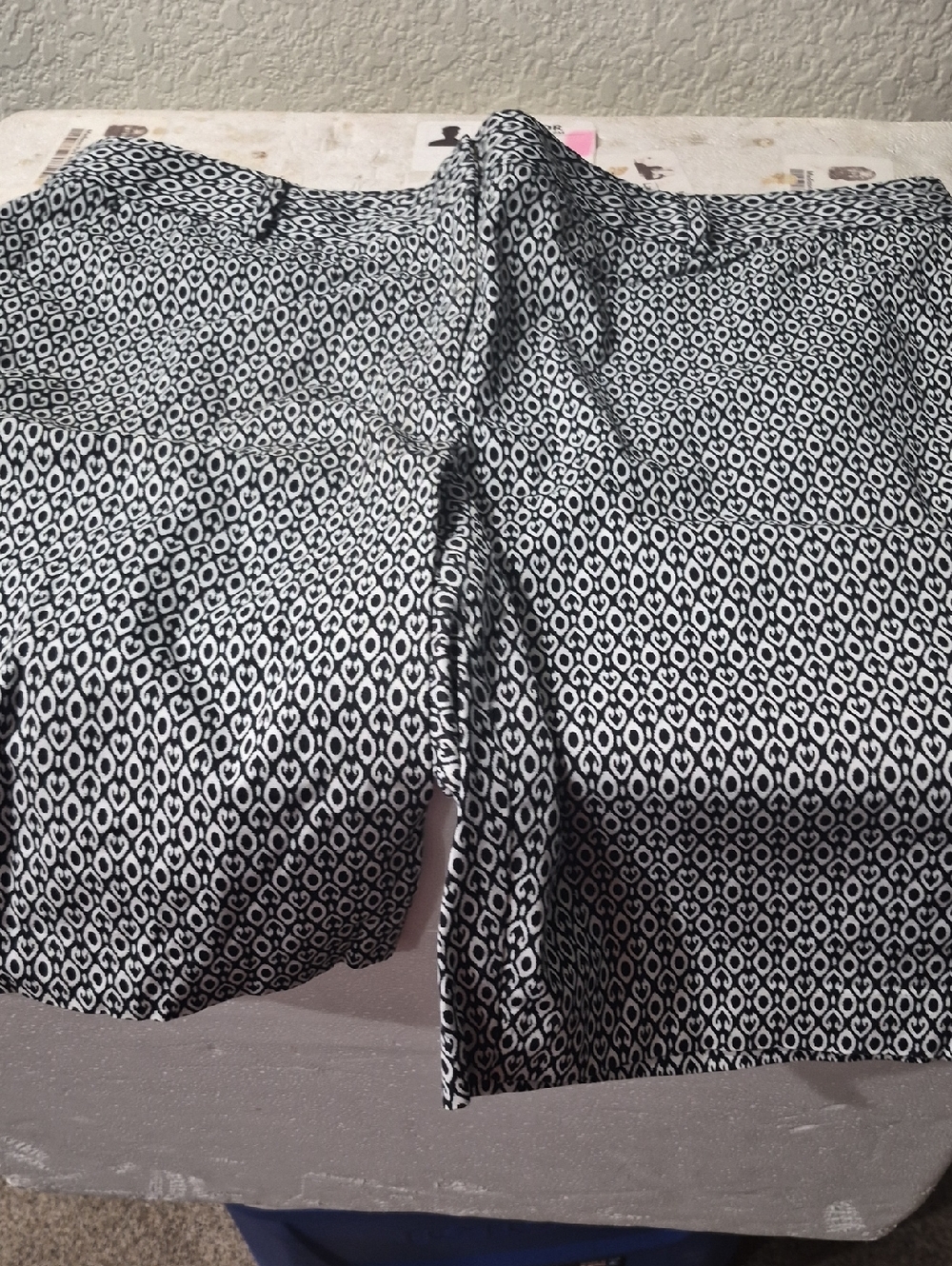 Dana Buchman Black and White Patterned Skirt